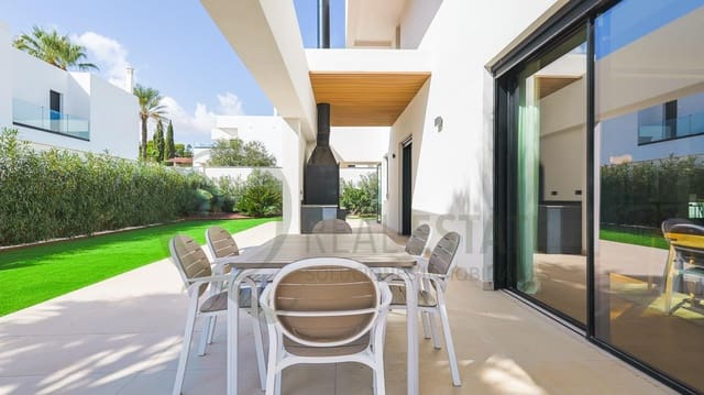 4 slaapkamer Villa te koop in Vistahermosa, Alicante stad met zwembad - € 2.640.000 (Ref: 9619269)