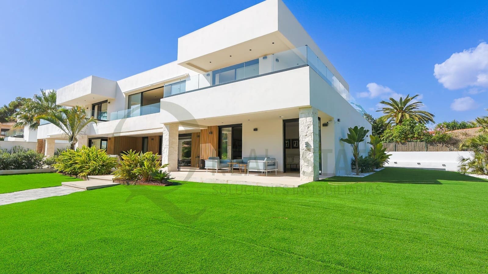 4 slaapkamer Villa te koop in Alicante stad met zwembad - € 2.640.000 (Ref: 9619269)