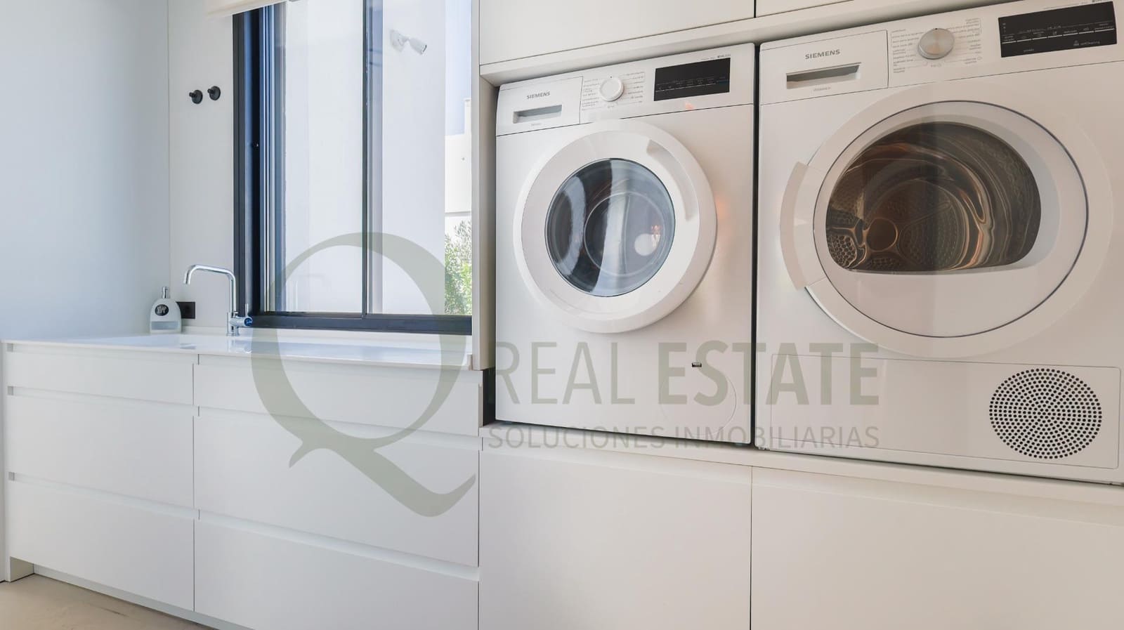 4 slaapkamer Villa te koop in Alicante stad met zwembad - € 2.640.000 (Ref: 9619269)