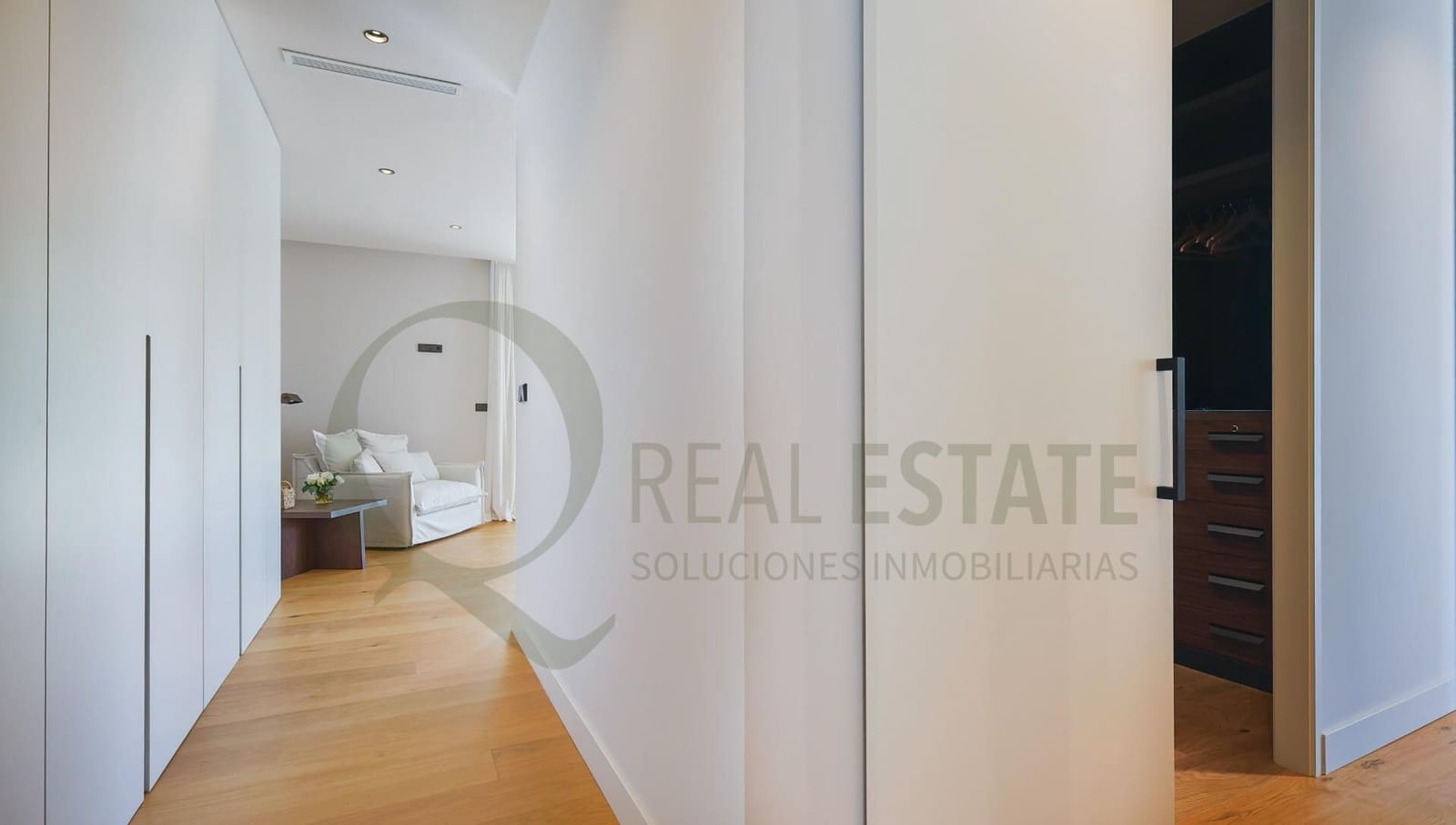 4 slaapkamer Villa te koop in Alicante stad met zwembad - € 2.640.000 (Ref: 9619269)