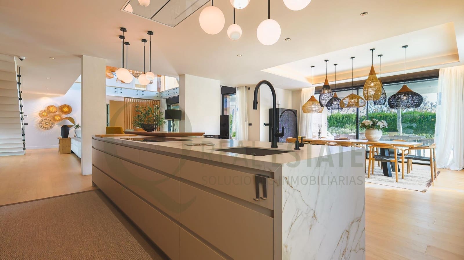 4 slaapkamer Villa te koop in Alicante stad met zwembad - € 2.640.000 (Ref: 9619269)