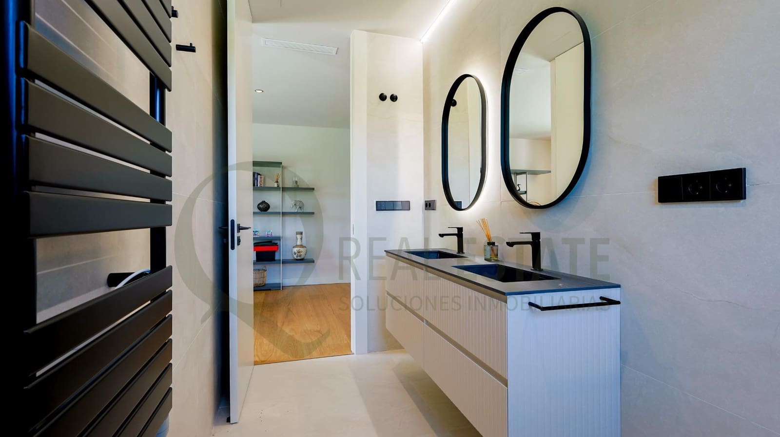 4 slaapkamer Villa te koop in Alicante stad met zwembad - € 2.640.000 (Ref: 9619269)