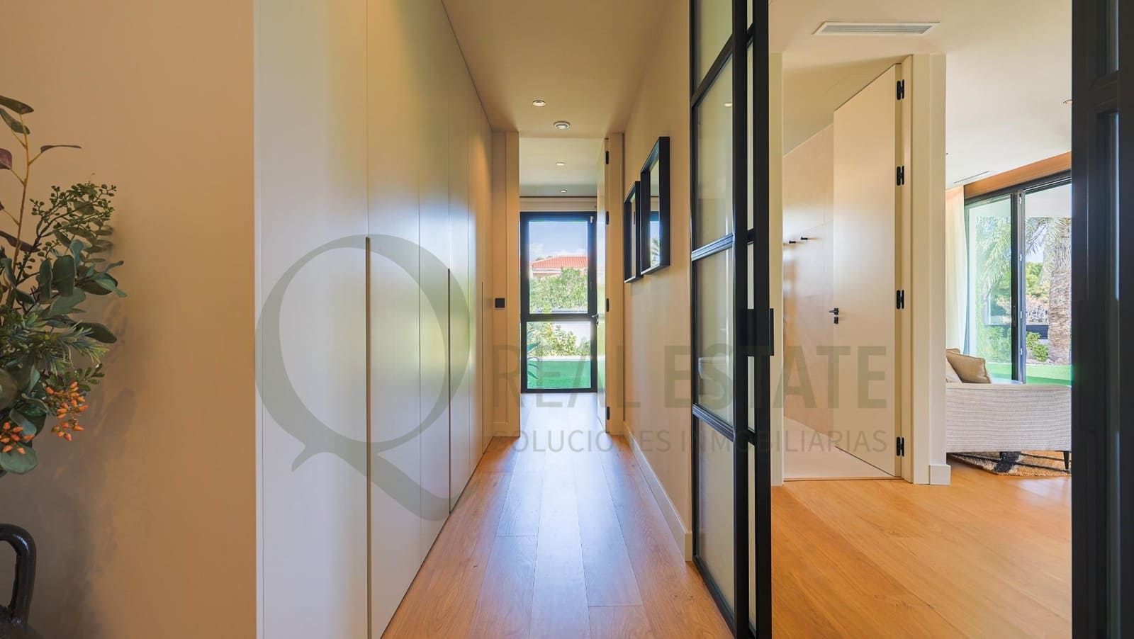 4 slaapkamer Villa te koop in Alicante stad met zwembad - € 2.640.000 (Ref: 9619269)