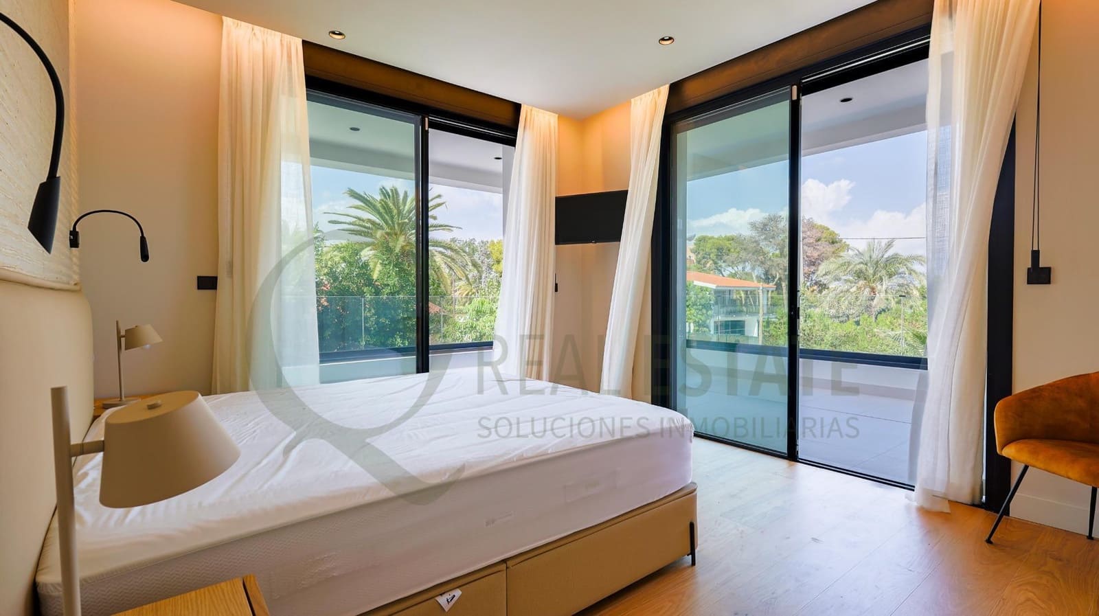 4 slaapkamer Villa te koop in Alicante stad met zwembad - € 2.640.000 (Ref: 9619269)