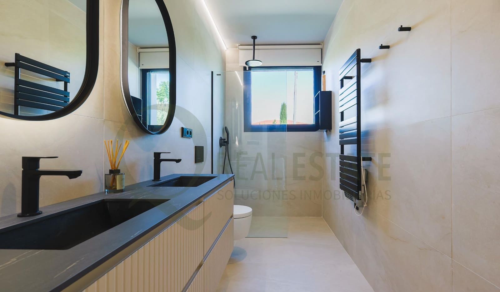 4 slaapkamer Villa te koop in Alicante stad met zwembad - € 2.640.000 (Ref: 9619269)