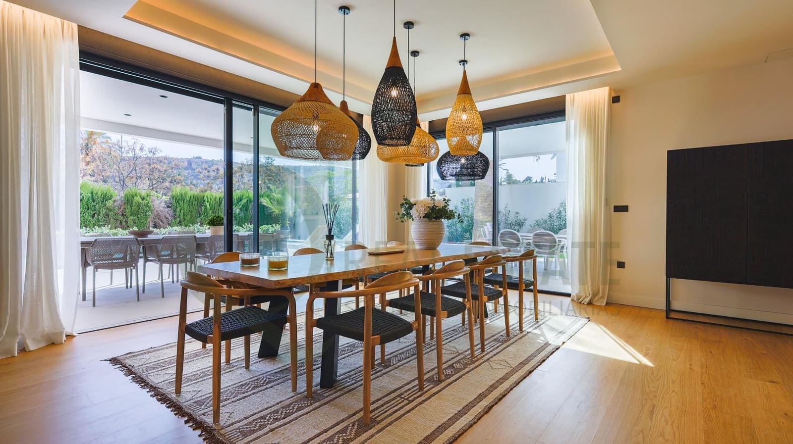 4 slaapkamer Villa te koop in Alicante stad met zwembad - € 2.640.000 (Ref: 9619269)