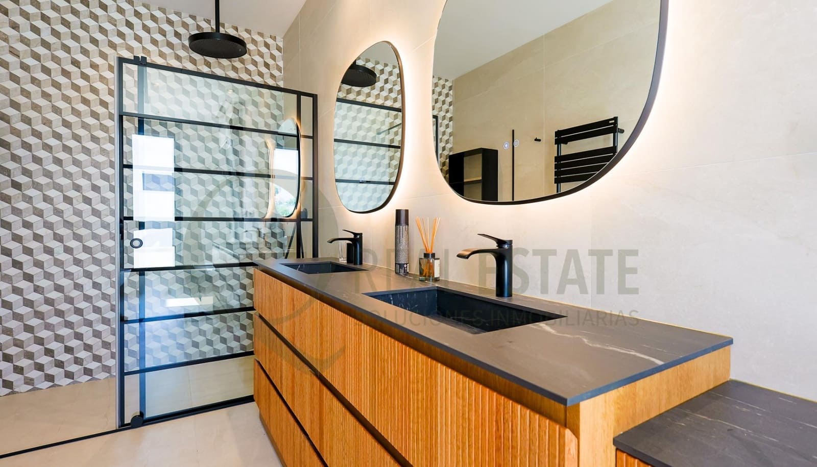 4 slaapkamer Villa te koop in Alicante stad met zwembad - € 2.640.000 (Ref: 9619269)