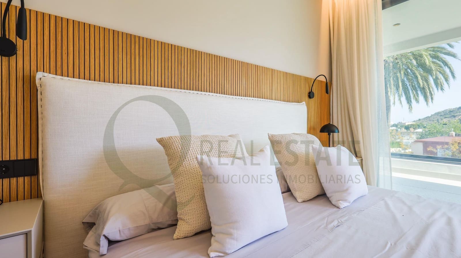 4 slaapkamer Villa te koop in Alicante stad met zwembad - € 2.640.000 (Ref: 9619269)