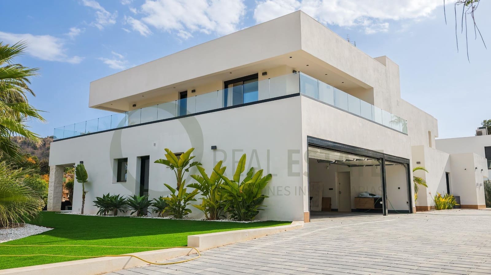 4 slaapkamer Villa te koop in Alicante stad met zwembad - € 2.640.000 (Ref: 9619269)