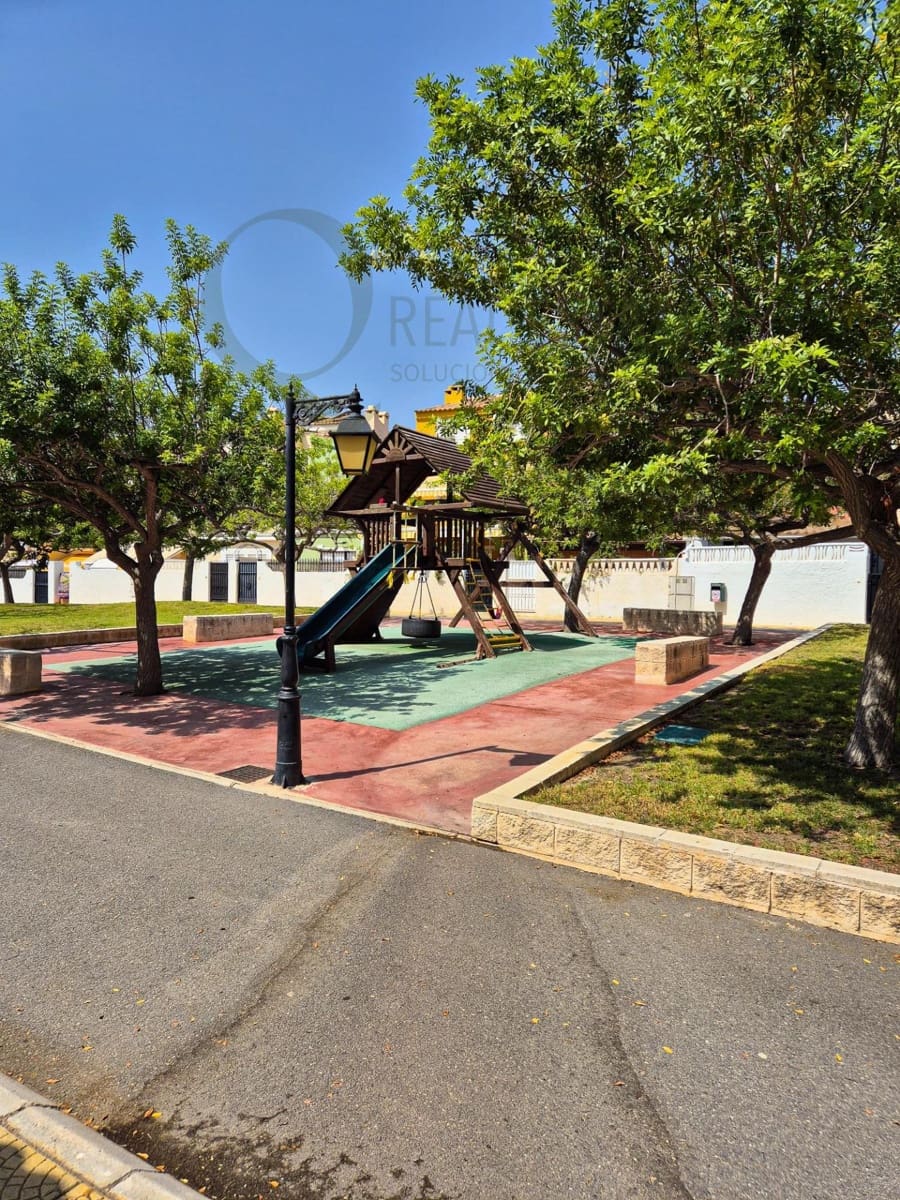 6 makuuhuone Bungalow myytävänä paikassa Muchamiel / Mutxamel mukana uima-altaan 
autotalli - 354 900 € (Ref: 9637629)