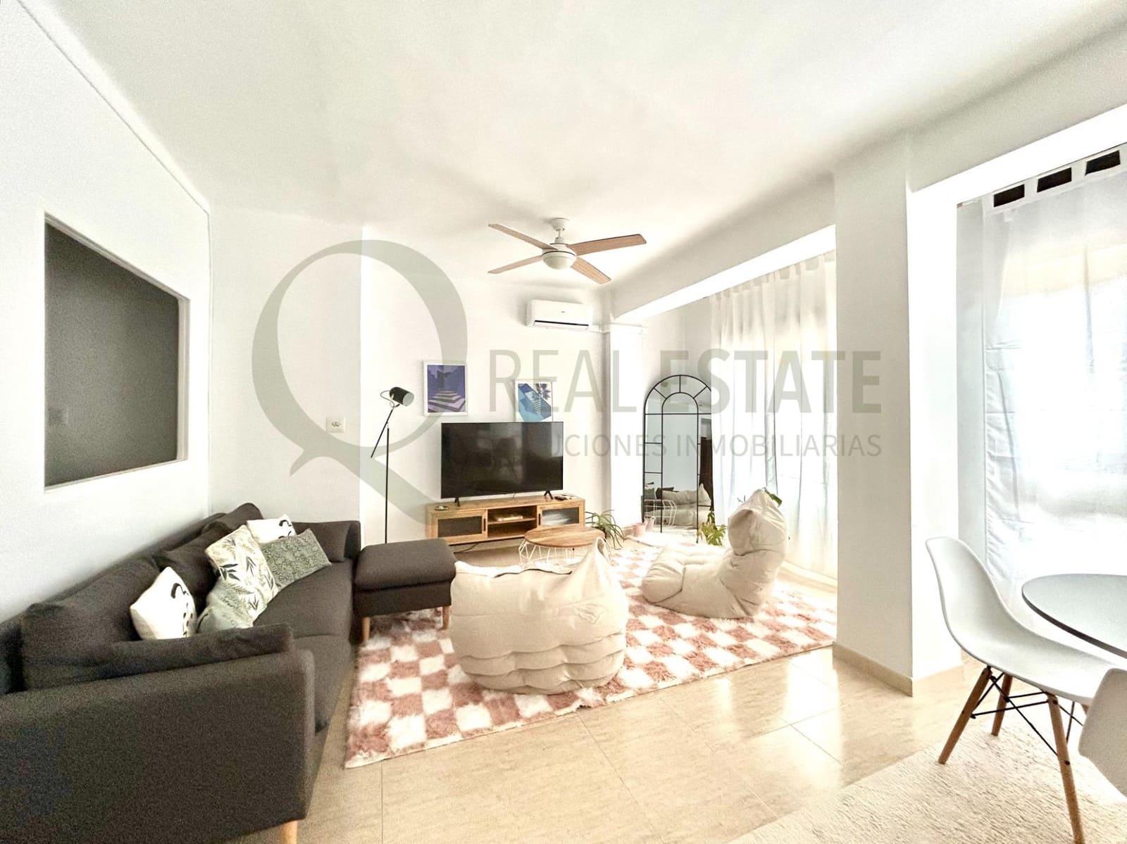 Appartement de 2 chambres à louer à Alicante ville - 1 150 € (Ref: 9645052)