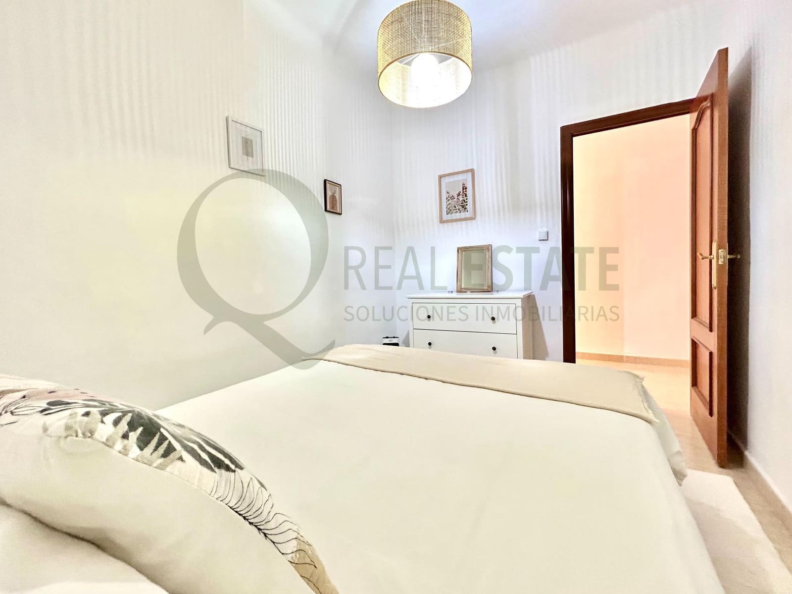 Appartement de 2 chambres à louer à Alicante ville - 1 150 € (Ref: 9645052)