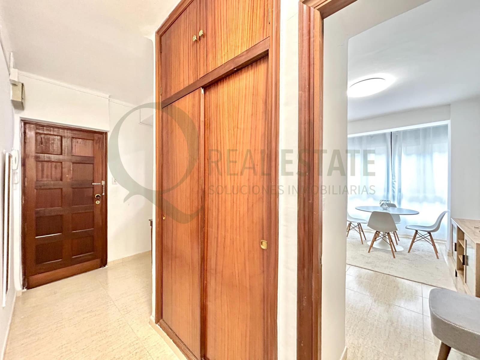 Appartement de 2 chambres à louer à Alicante ville - 1 150 € (Ref: 9645052)