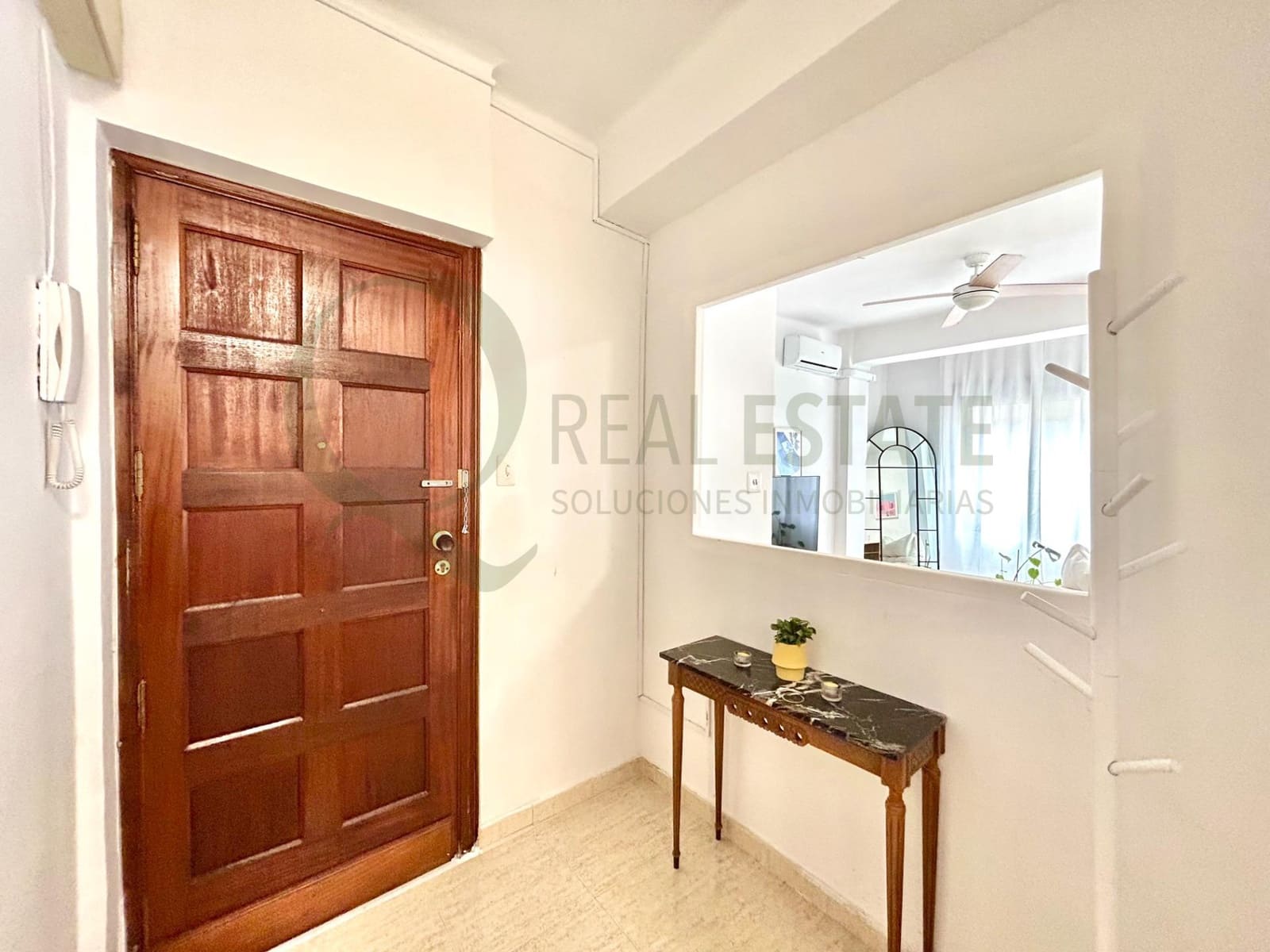 Appartement de 2 chambres à louer à Alicante ville - 1 150 € (Ref: 9645052)