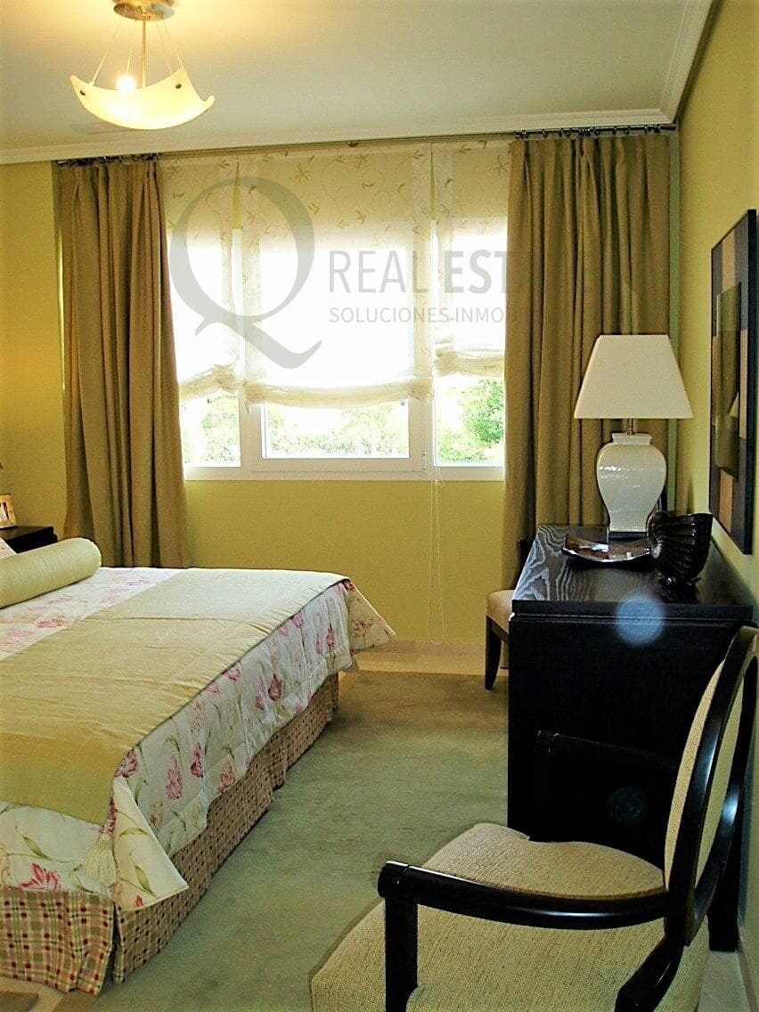 4 Zimmer Villa zu vermieten in Alicante / Alacant Stadt mit Pool Garage - 3.500 € (Ref: 9652034)