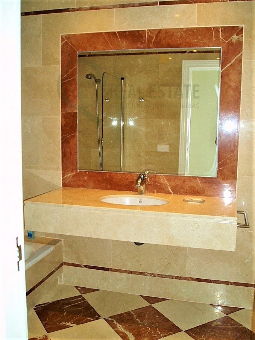 4 Zimmer Villa zu vermieten in Alicante / Alacant Stadt mit Pool Garage - 3.500 € (Ref: 9652034)