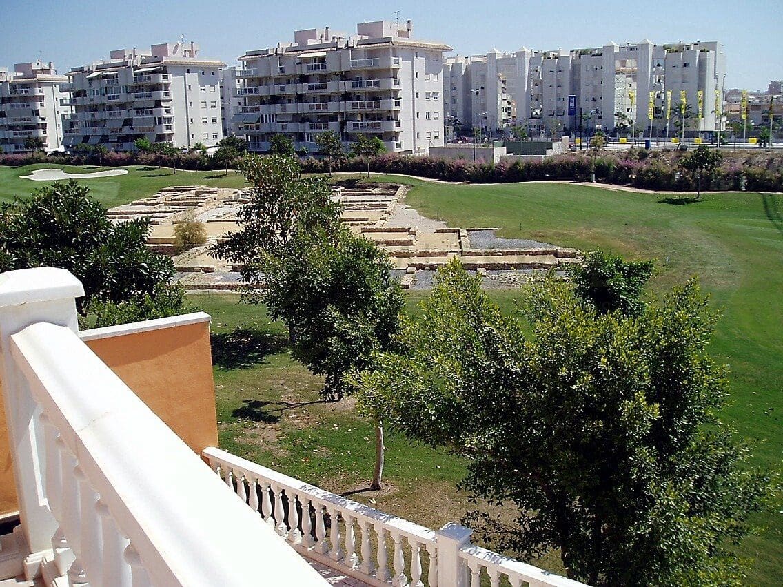 4 Zimmer Villa zu vermieten in Alicante / Alacant Stadt mit Pool Garage - 3.500 € (Ref: 9652034)