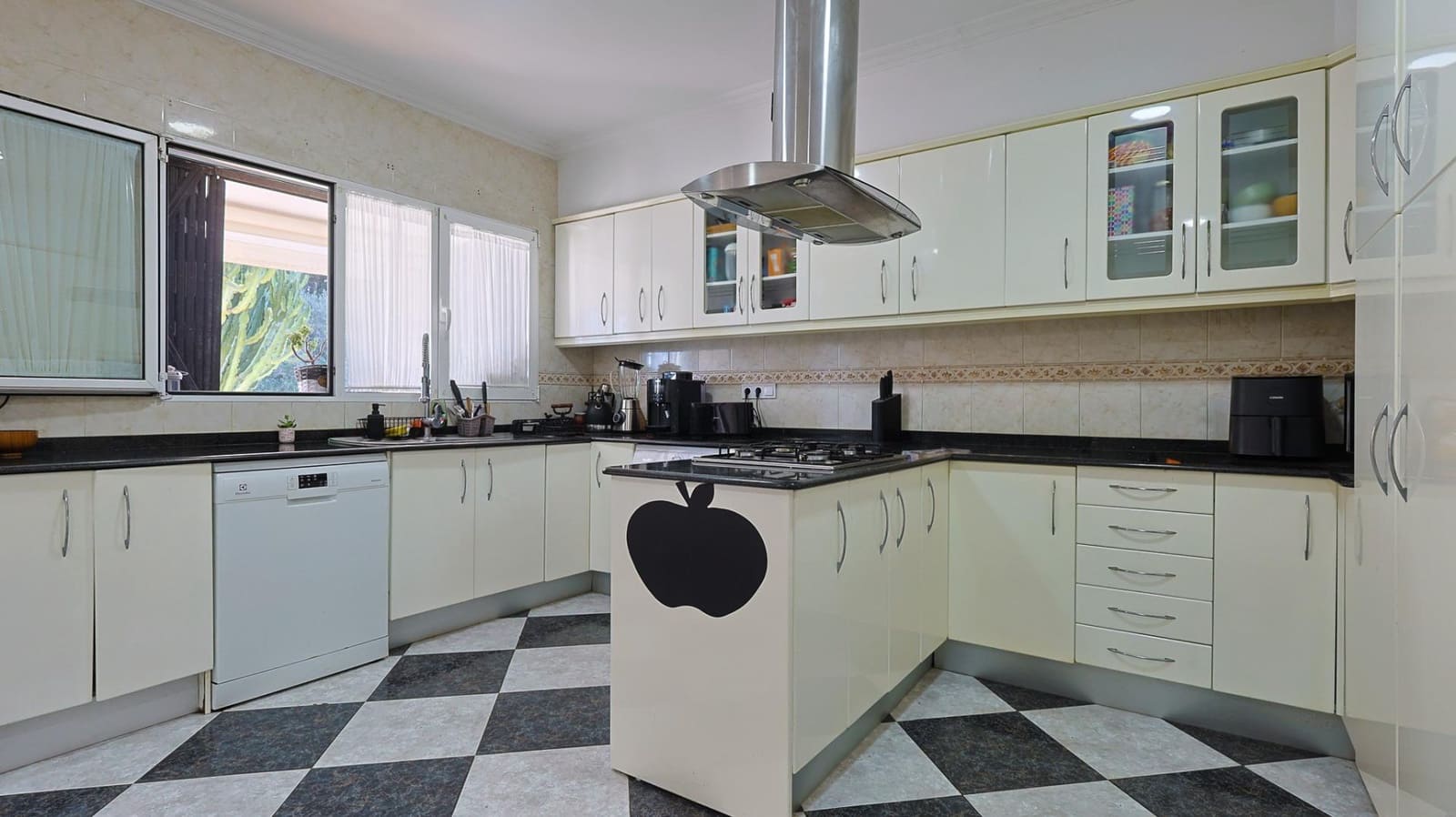 4 slaapkamer Villa te koop in Muchamiel / Mutxamel met zwembad garage - € 600.000 (Ref: 9652038)