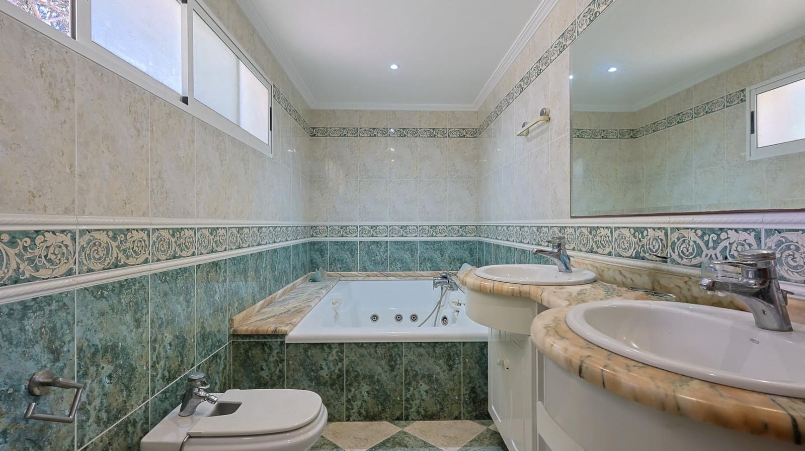 4 slaapkamer Villa te koop in Muchamiel / Mutxamel met zwembad garage - € 600.000 (Ref: 9652038)