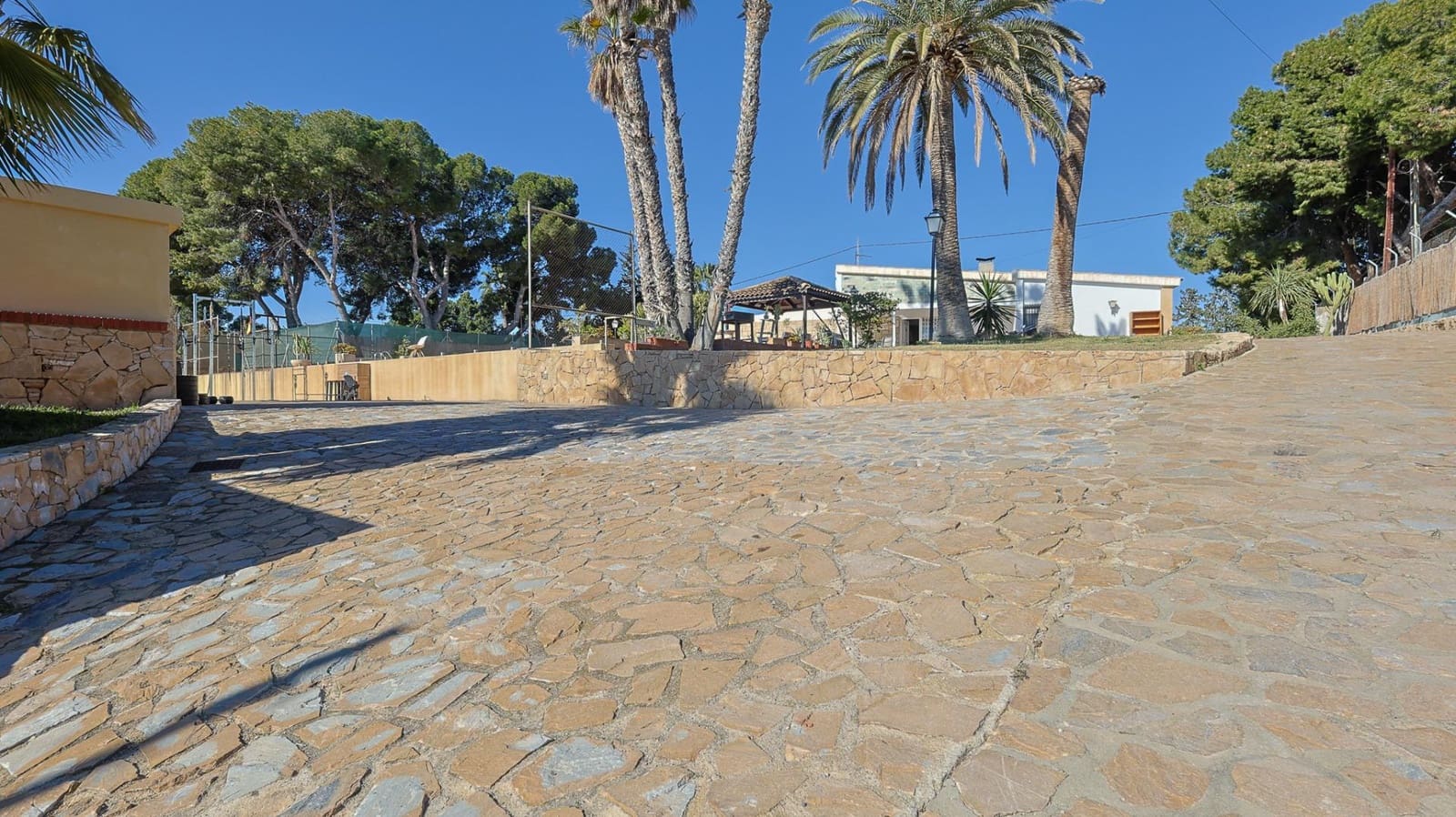 4 slaapkamer Villa te koop in Muchamiel / Mutxamel met zwembad garage - € 600.000 (Ref: 9652038)