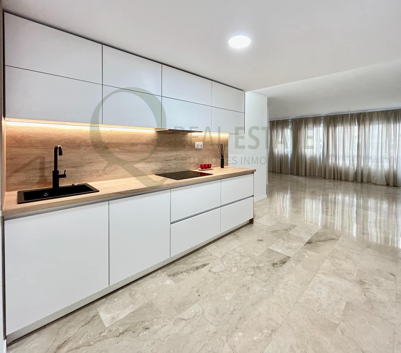 2 chambre Appartement à vendre à Alicante ville - 234 900 € (Ref: 9656140)