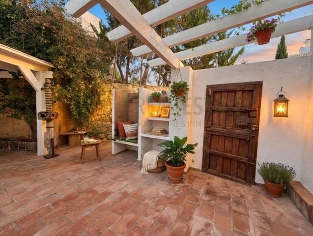 6 Zimmer Reihenhaus zu verkaufen in Altea mit Garage - 1.400.000 € (Ref: 9670711)