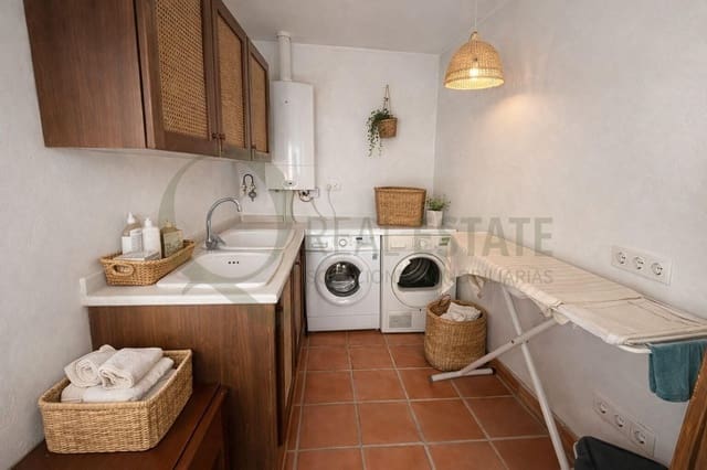 6 Zimmer Reihenhaus zu verkaufen in Altea mit Garage - 1.400.000 € (Ref: 9670711)