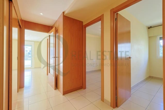 3 bedroom Flat for sale in Playa de San Juan, Alicante / Alacant city with pool - € 420,000 (Ref: 9674261)