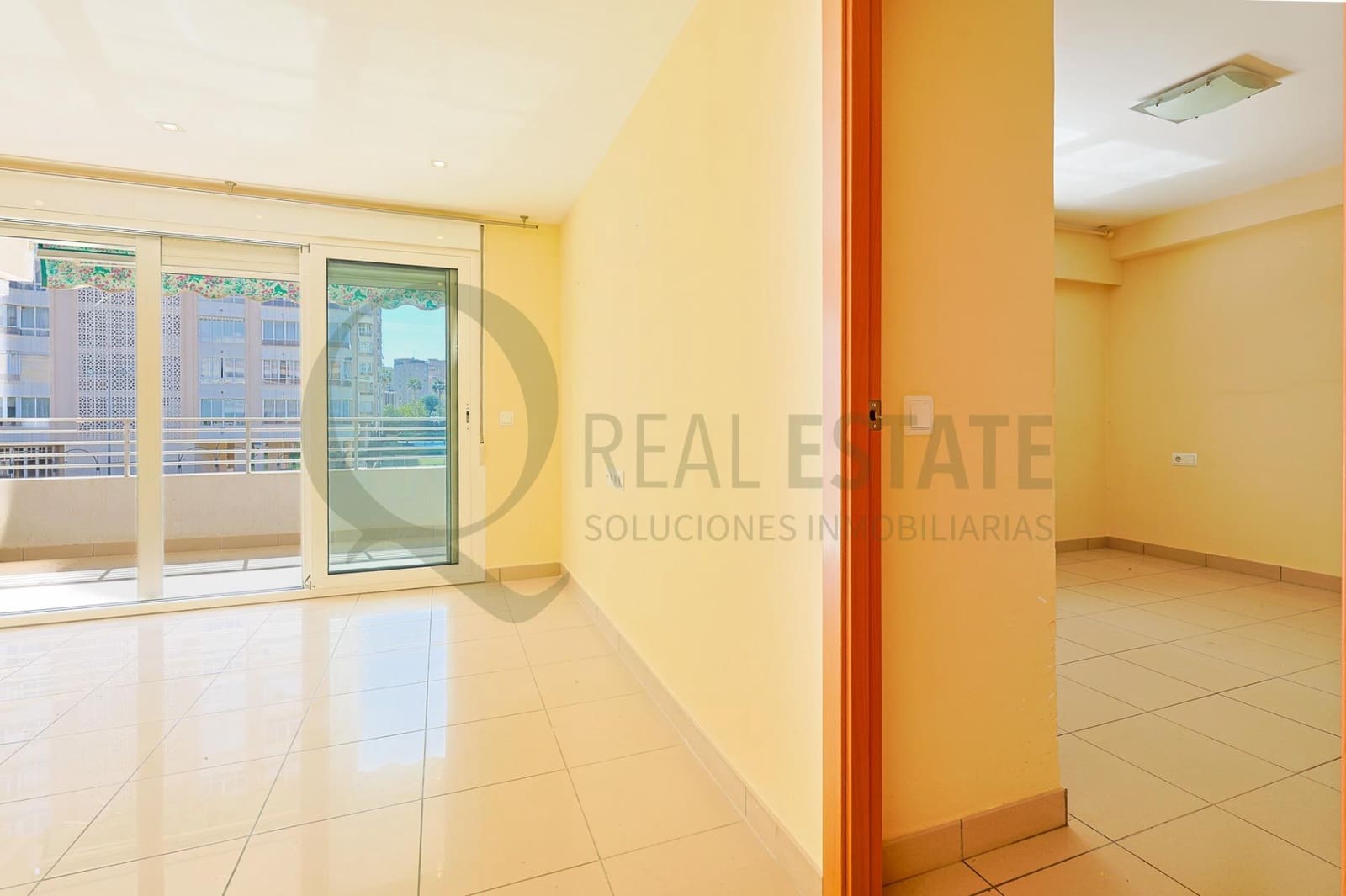 3 bedroom Flat for sale in Playa de San Juan with pool - € 399,000 (Ref: 9674261)