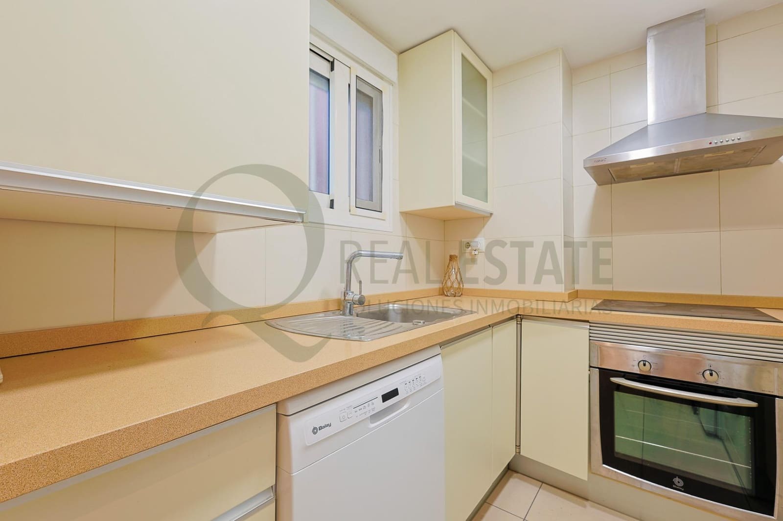 3 bedroom Flat for sale in Playa de San Juan with pool - € 399,000 (Ref: 9674261)