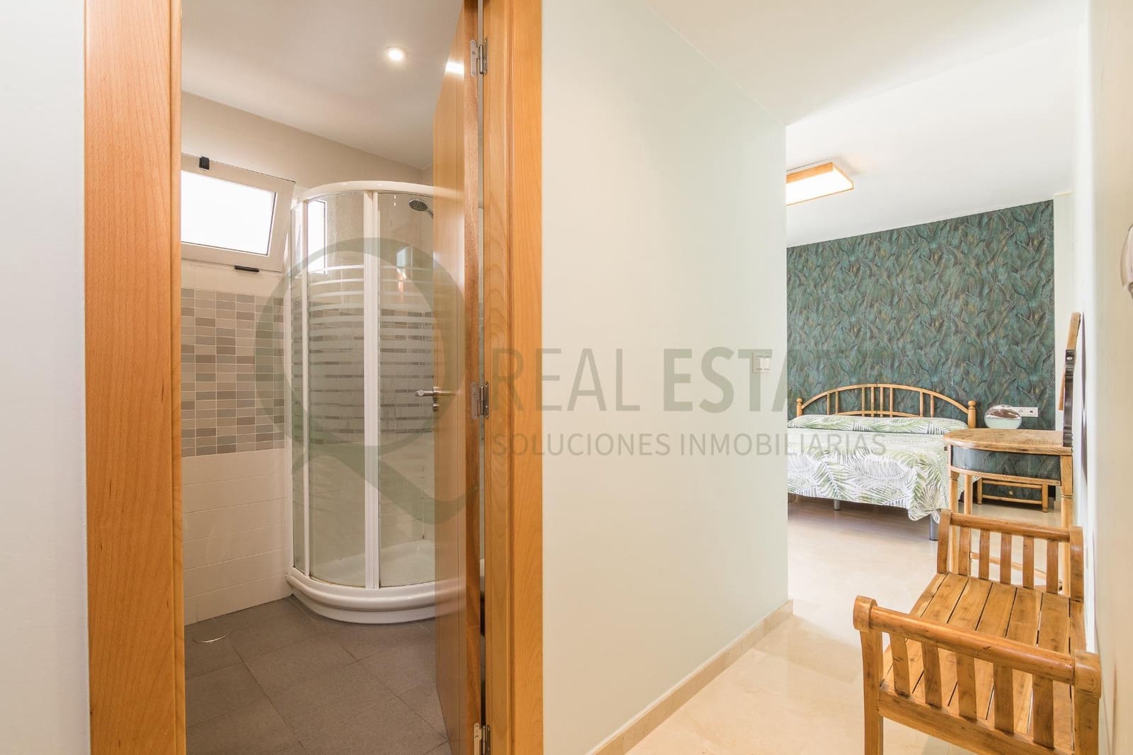 3 bedroom Flat for rent in Playa de San Juan with pool garage - € 1,700 (Ref: 9682500)