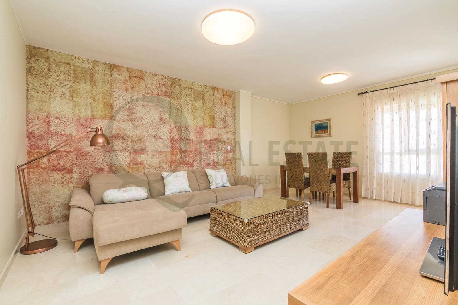 3 bedroom Flat for rent in Playa de San Juan with pool garage - € 1,700 (Ref: 9682500)