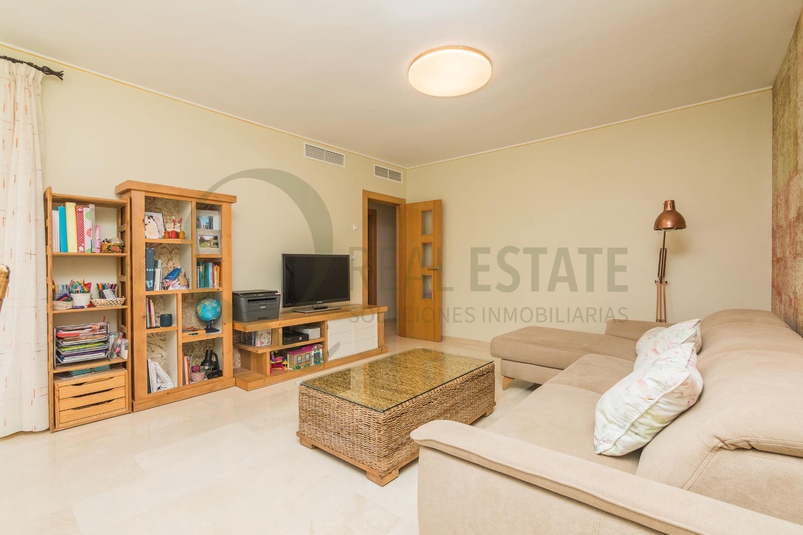 3 bedroom Flat for rent in Playa de San Juan with pool garage - € 1,700 (Ref: 9682500)
