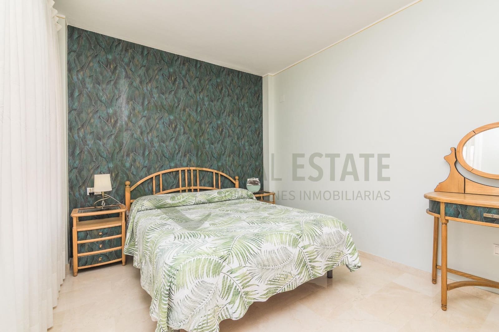 3 bedroom Flat for rent in Playa de San Juan with pool garage - € 1,700 (Ref: 9682500)