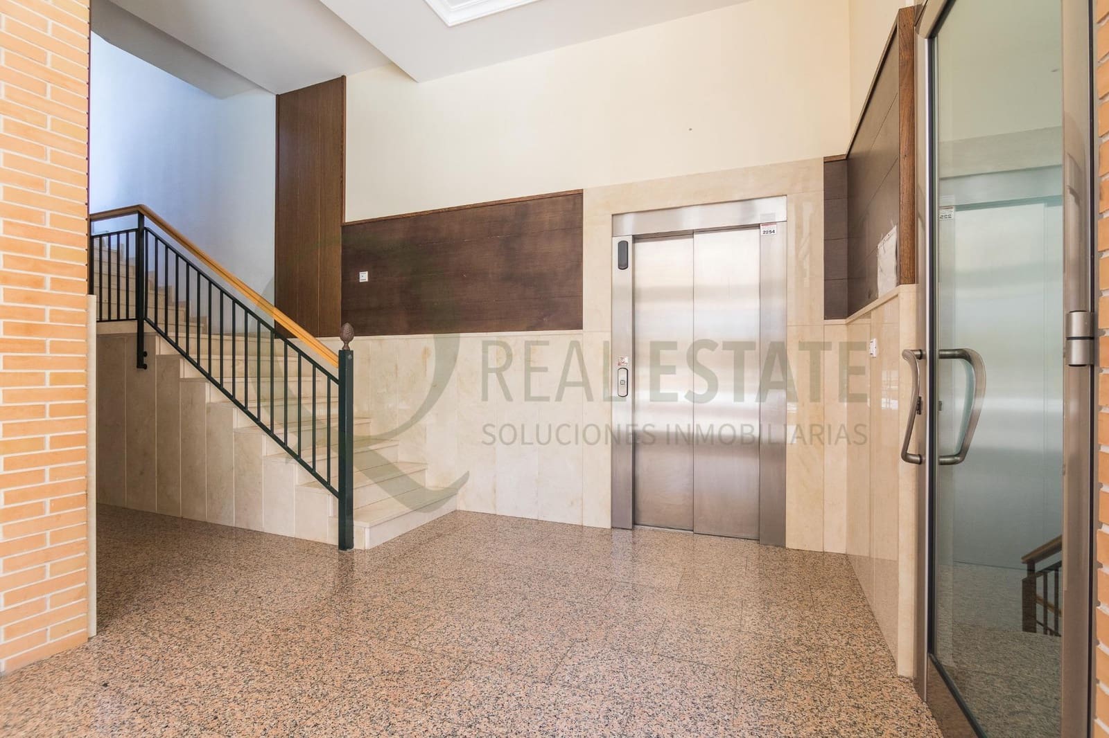 3 bedroom Flat for rent in Playa de San Juan with pool garage - € 1,700 (Ref: 9682500)