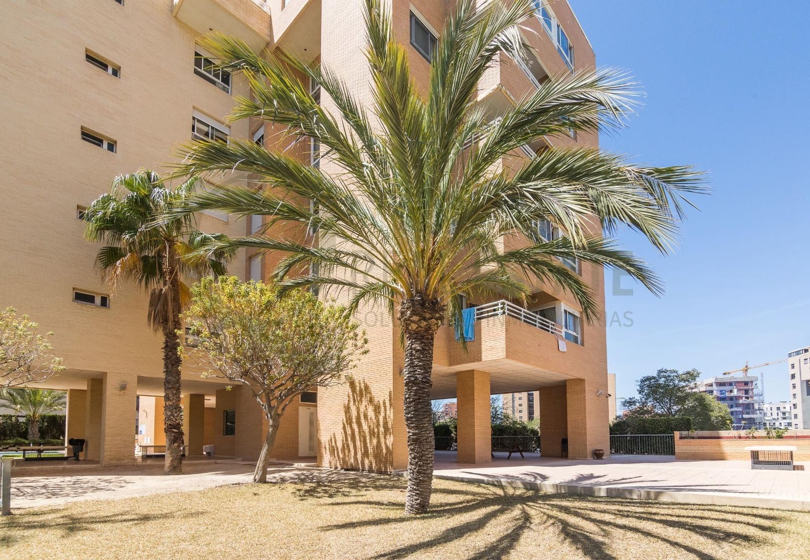 3 bedroom Flat for rent in Playa de San Juan with pool garage - € 1,700 (Ref: 9682500)