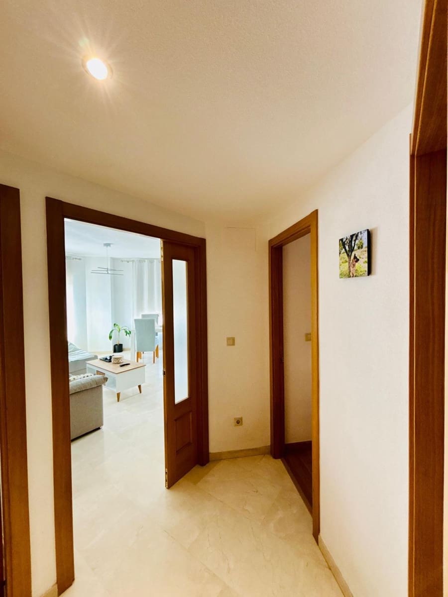 2 bedroom Flat for sale in Alicante / Alacant city with pool garage - € 319,900 (Ref: 9686472)