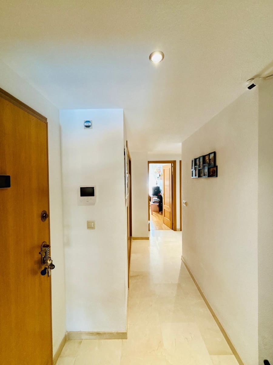 2 bedroom Flat for sale in Alicante / Alacant city with pool garage - € 319,900 (Ref: 9686472)