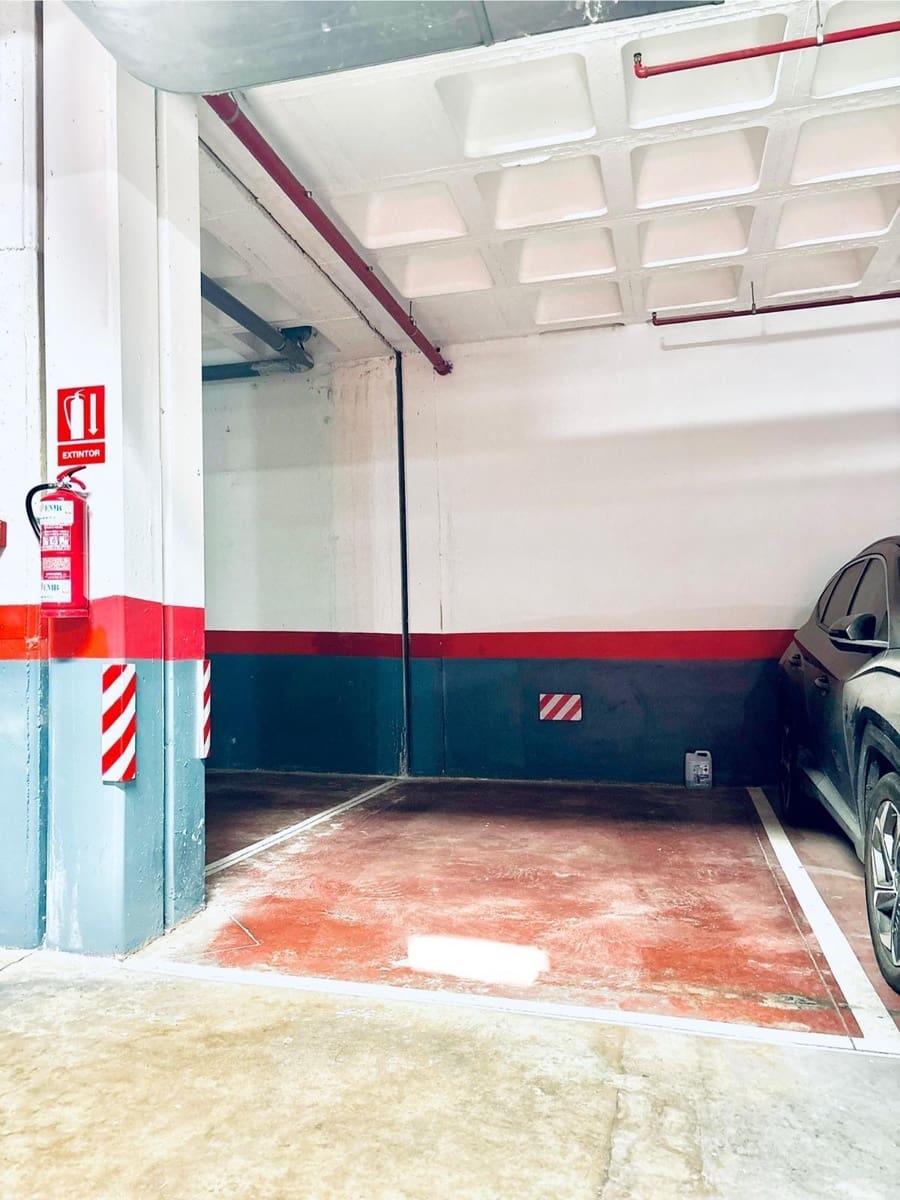 2 bedroom Flat for sale in Alicante / Alacant city with pool garage - € 319,900 (Ref: 9686472)