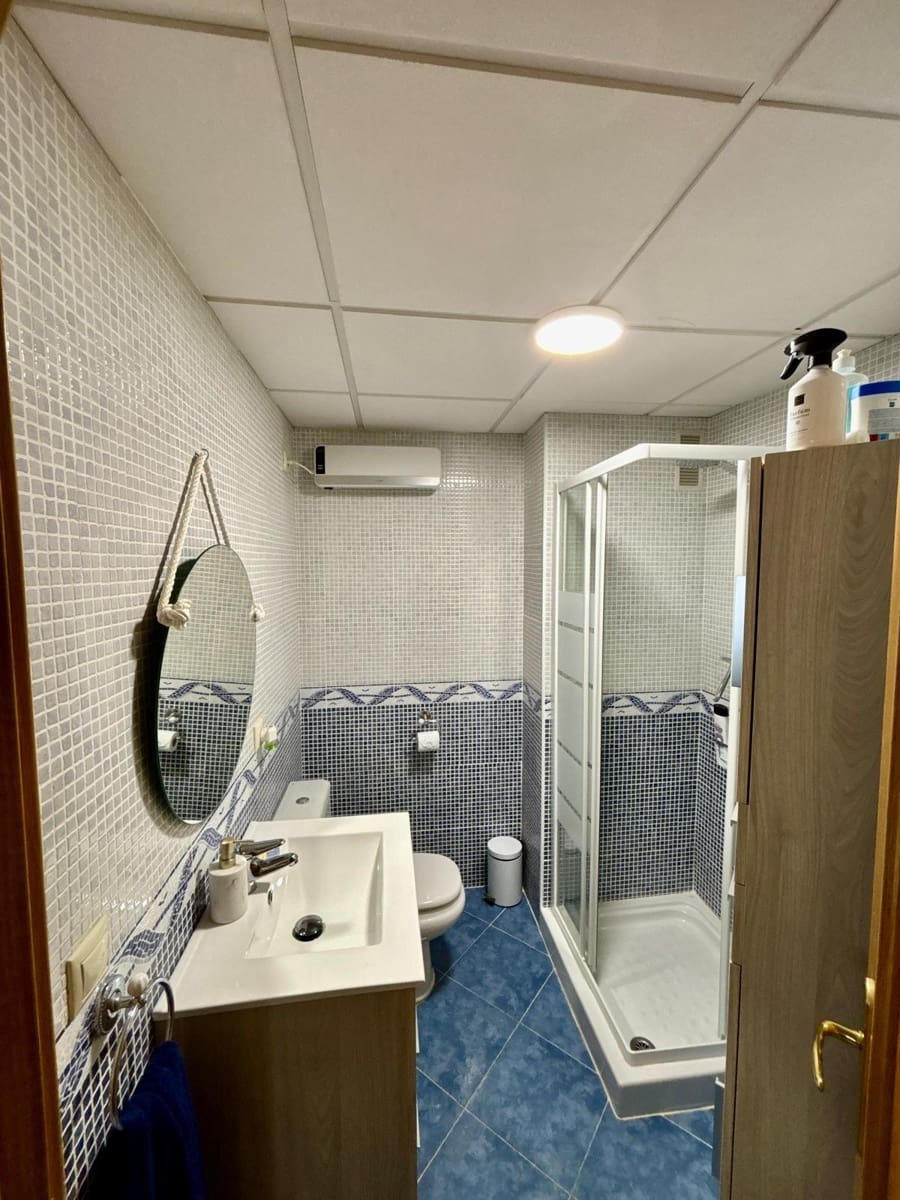 2 bedroom Flat for sale in Alicante / Alacant city with pool garage - € 319,900 (Ref: 9686472)