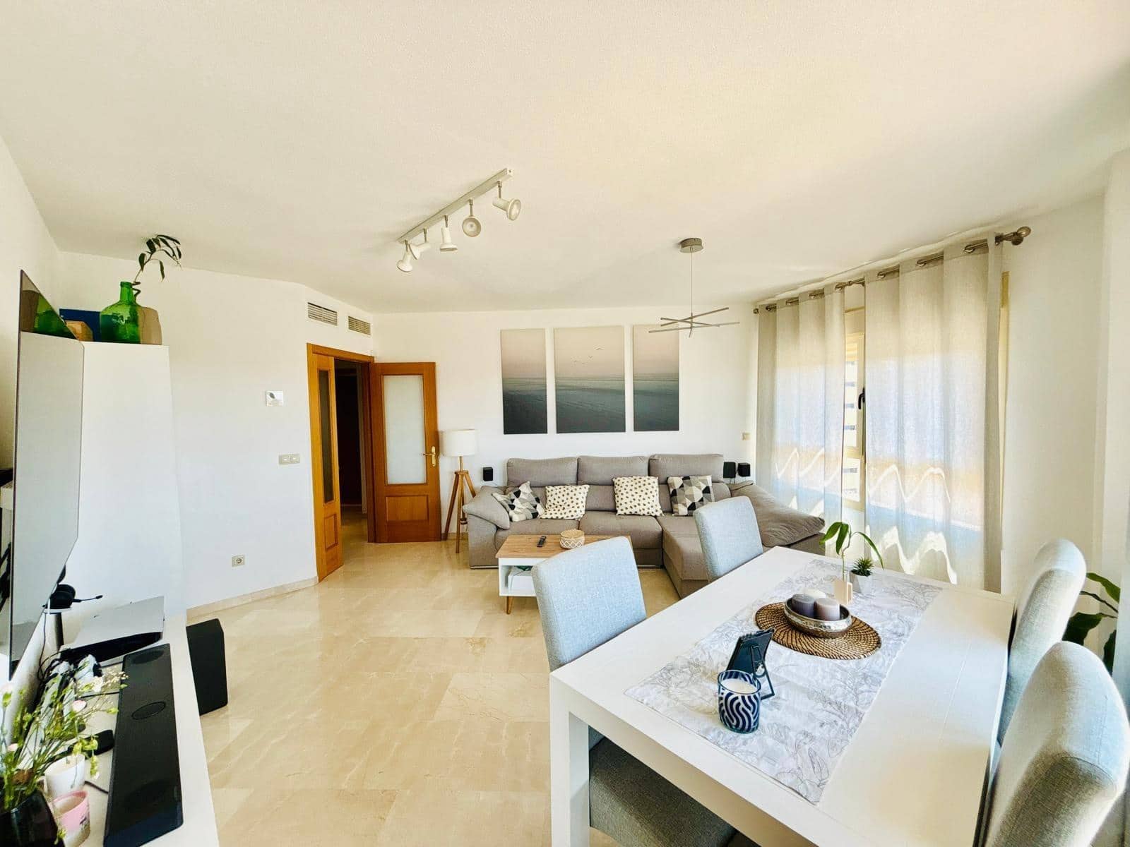 2 bedroom Flat for sale in Alicante / Alacant city with pool garage - € 319,900 (Ref: 9686472)