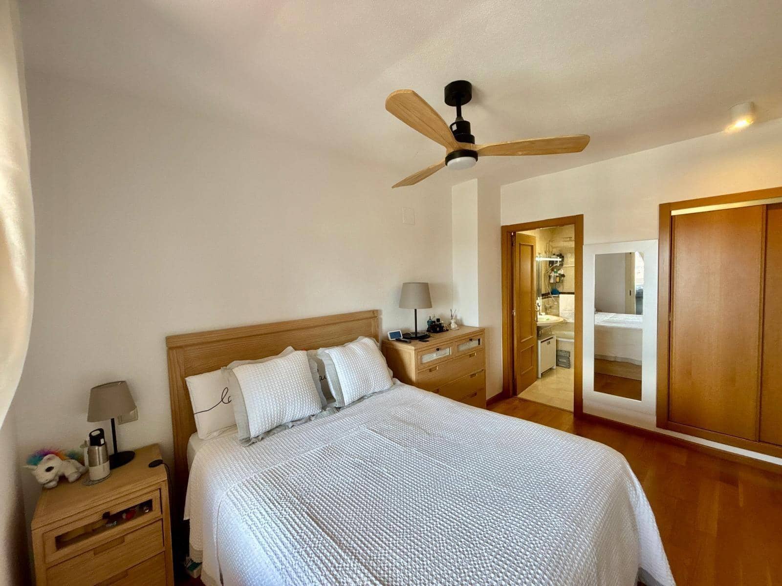 2 bedroom Flat for sale in Alicante / Alacant city with pool garage - € 319,900 (Ref: 9686472)