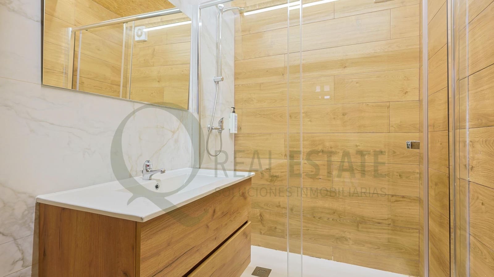 2 quarto Apartamento para venda em Alicante cidade - 225 000 € (Ref: 9690644)