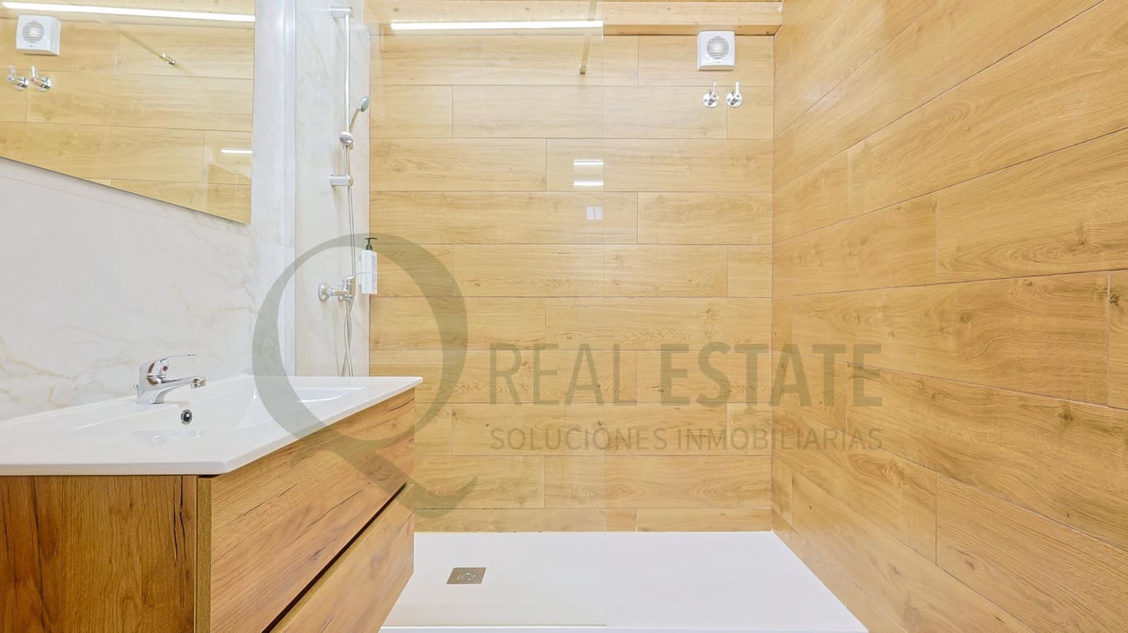 2 quarto Apartamento para venda em Alicante cidade - 225 000 € (Ref: 9690644)