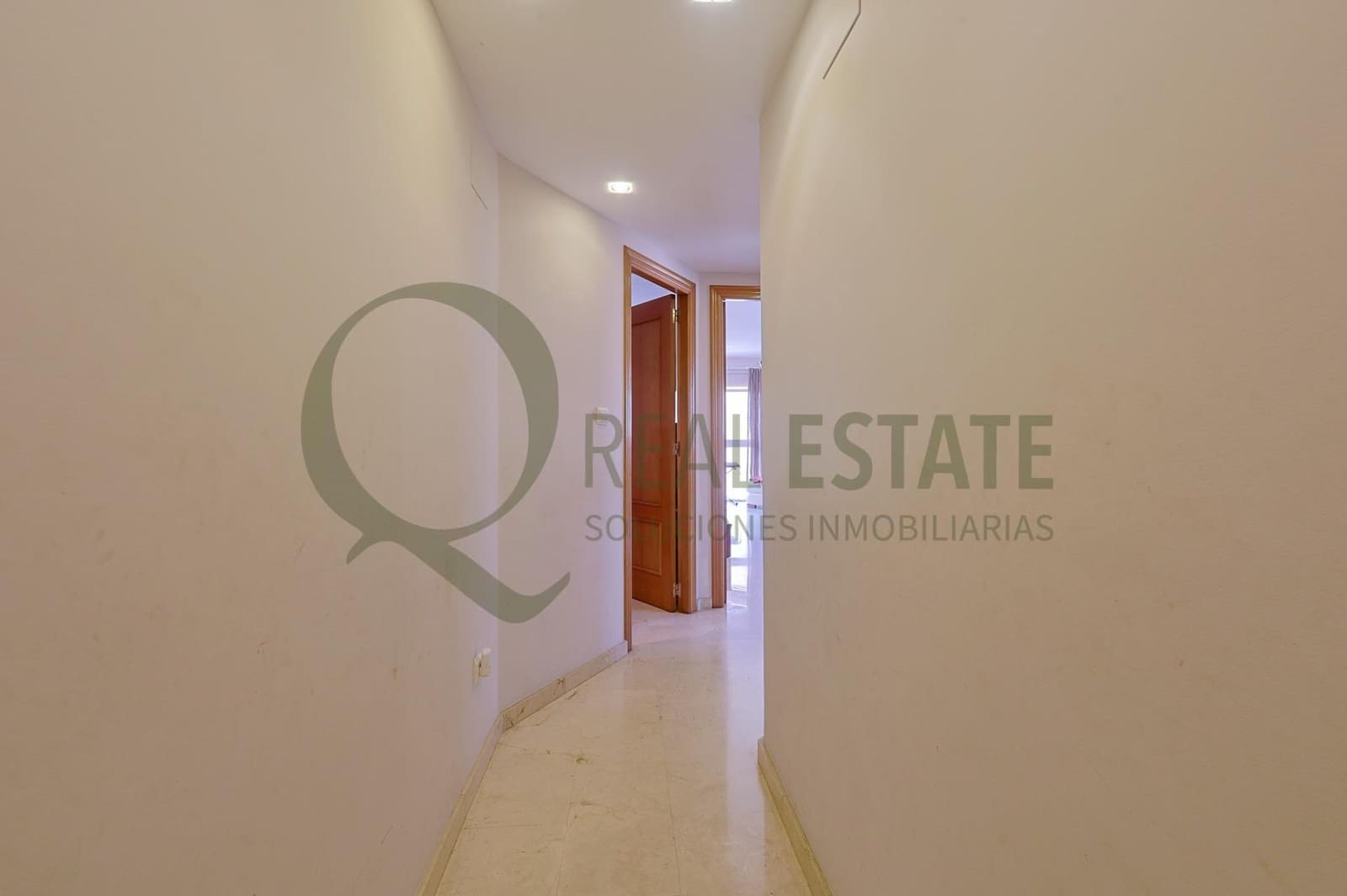 4 makuuhuone Asunto myytävänä paikassa Playa de San Juan mukana uima-altaan 
autotalli - 439 000 € (Ref: 9695374)