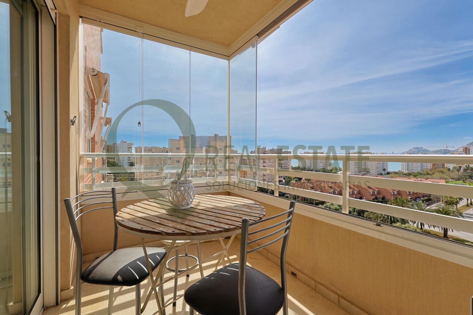 4 makuuhuone Asunto myytävänä paikassa Playa de San Juan mukana uima-altaan 
autotalli - 439 000 € (Ref: 9695374)