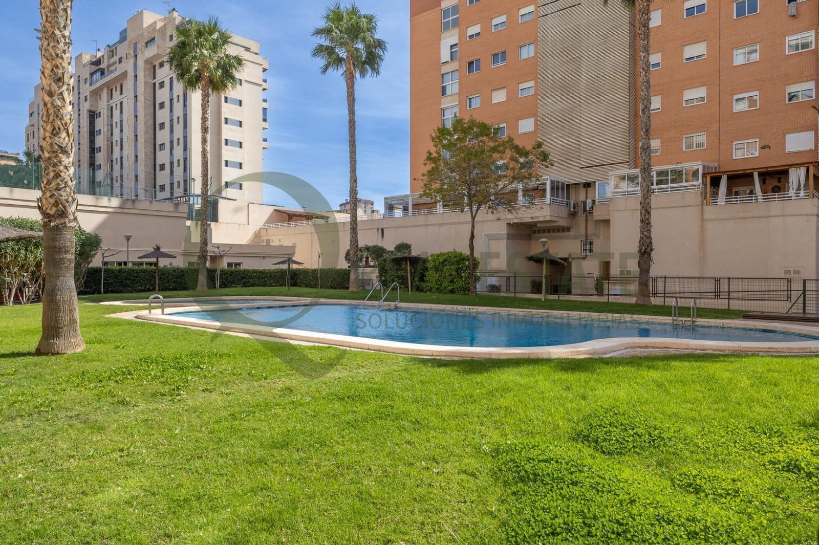 4 makuuhuone Asunto myytävänä paikassa Playa de San Juan mukana uima-altaan 
autotalli - 439 000 € (Ref: 9695374)