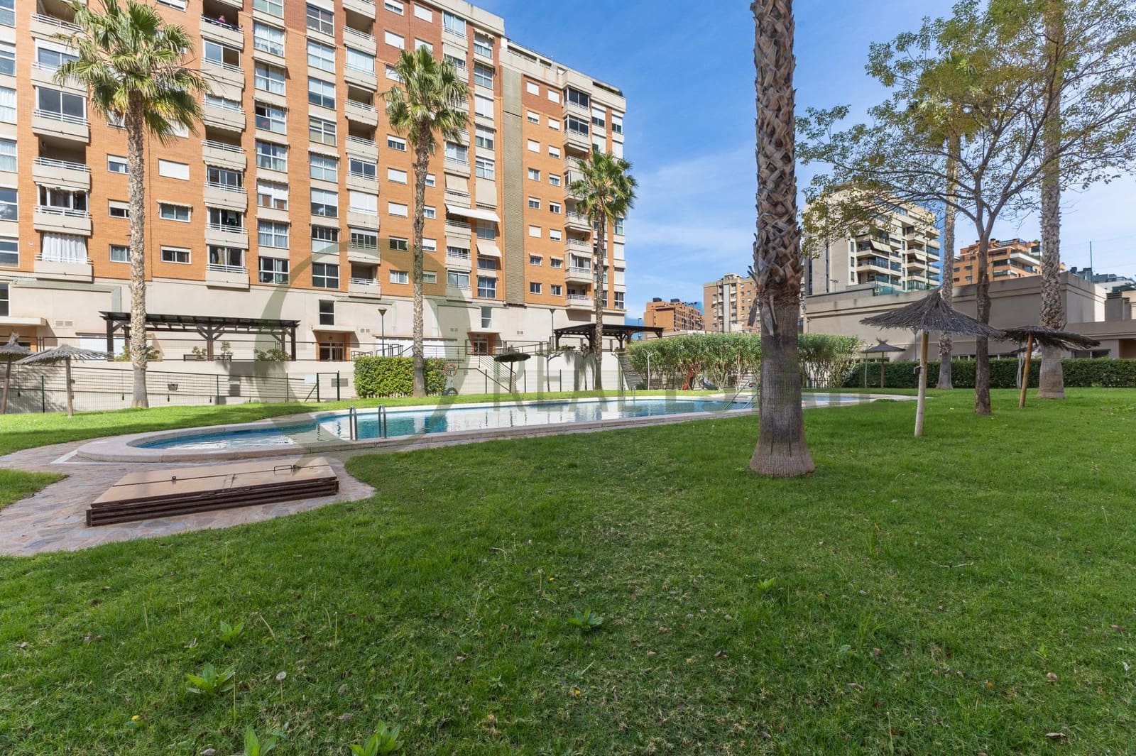 4 makuuhuone Asunto myytävänä paikassa Playa de San Juan mukana uima-altaan 
autotalli - 439 000 € (Ref: 9695374)