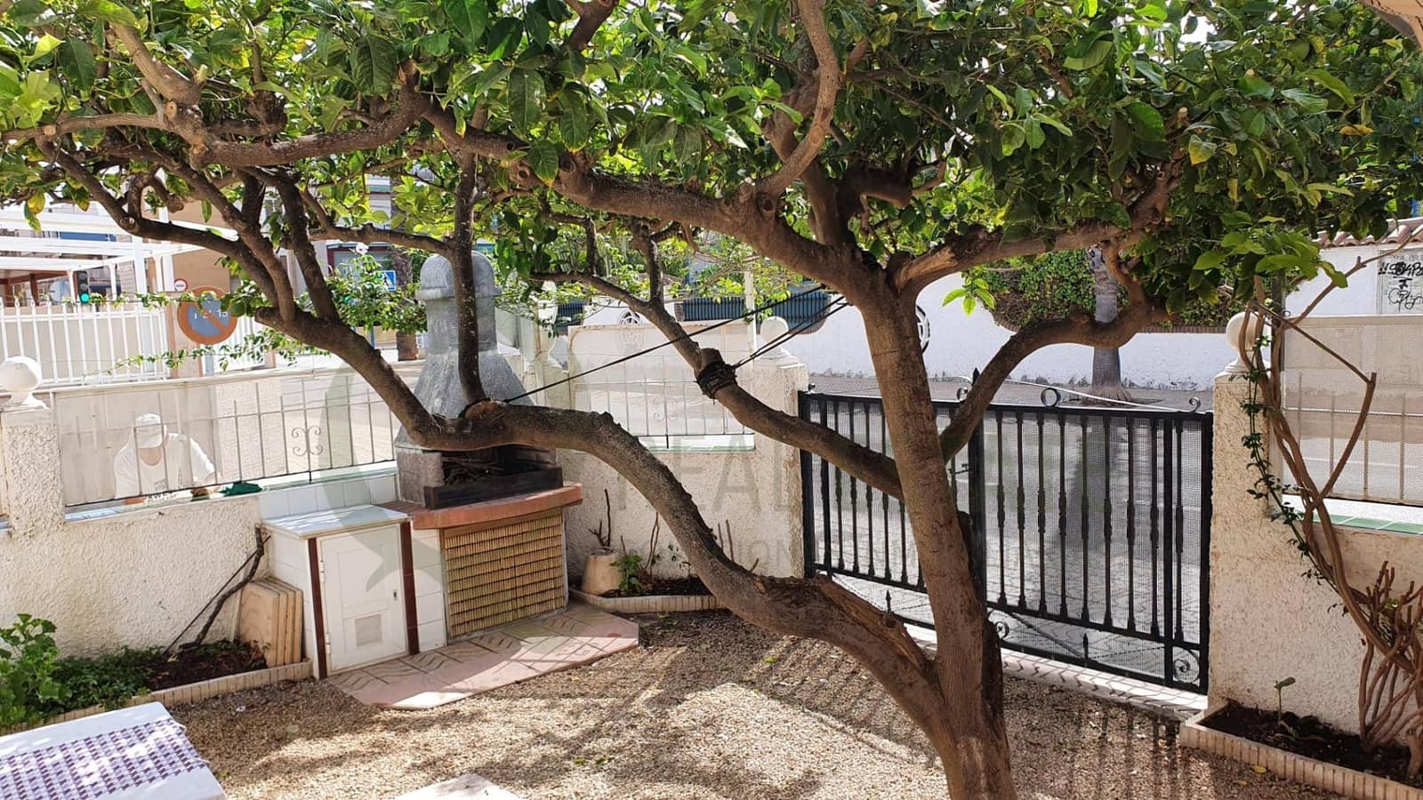 2 bedroom Bungalow for sale in Santa Pola with garage - € 248,000 (Ref: 9701666)