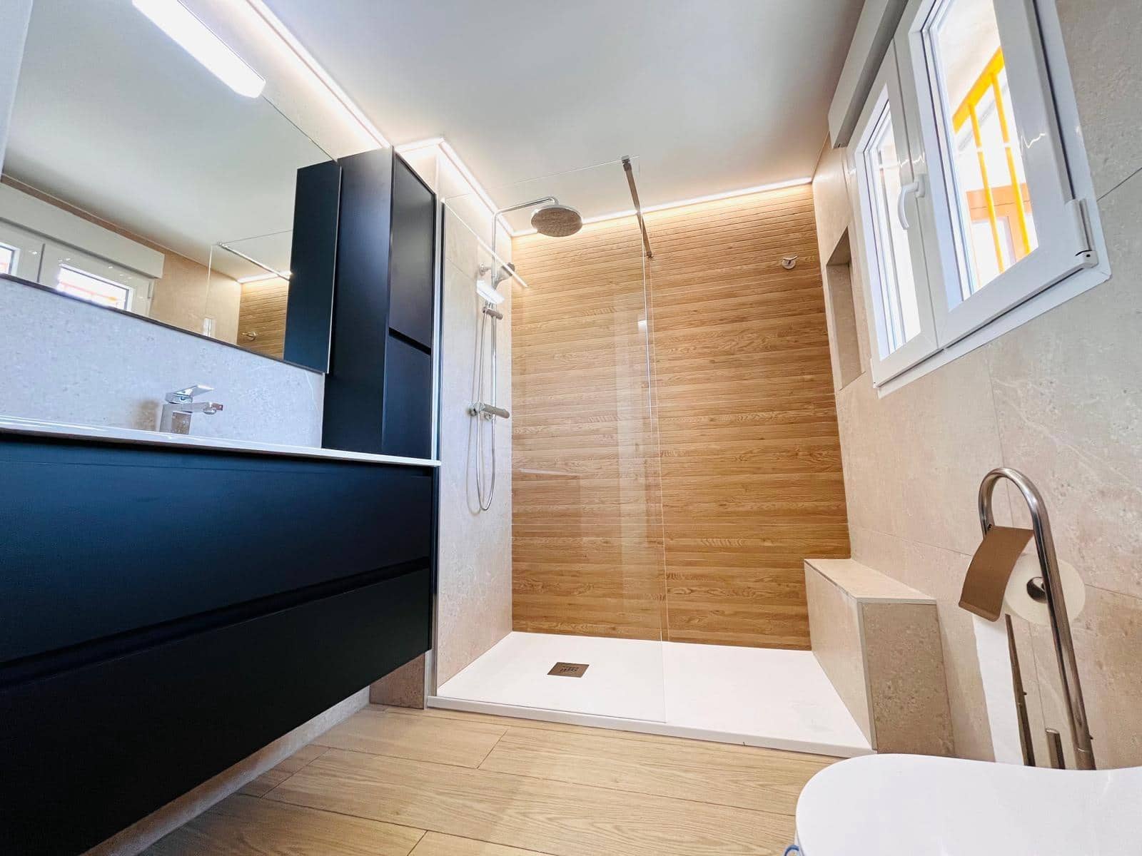 2 slaapkamer Flat te koop in Playa de San Juan met zwembad garage - € 510.000 (Ref: 9711993)